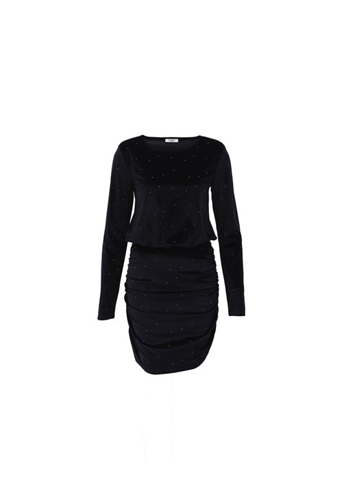 Büzgülü Kadife Elbise ve Ayakkabı Kombini