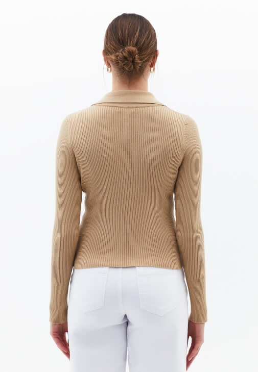 Polo Yaka Kazak ve Ultra Yüksek Bel Pantolon Kombini