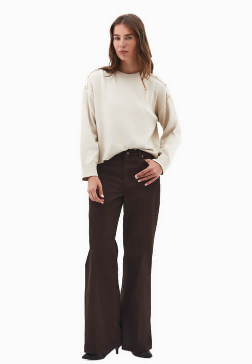 Düğme Detaylı Kazak ve Bol Paça Pantolon Kombini