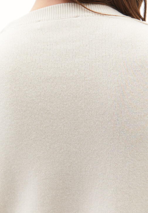 Düğme Detaylı Kazak ve Bol Paça Pantolon Kombini