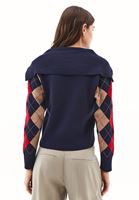 Bayan Çok Renkli Düğme Detaylı Jakarlı Kazak