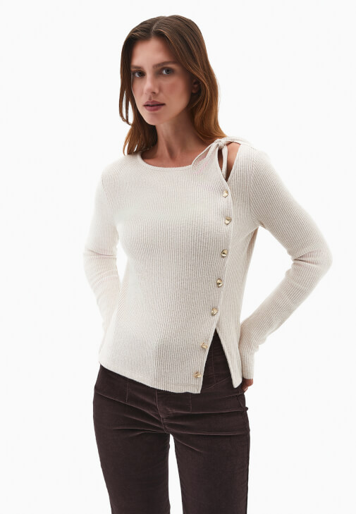 Bağlamalı Bluz ve Kadife Flare Pantolon Kombini