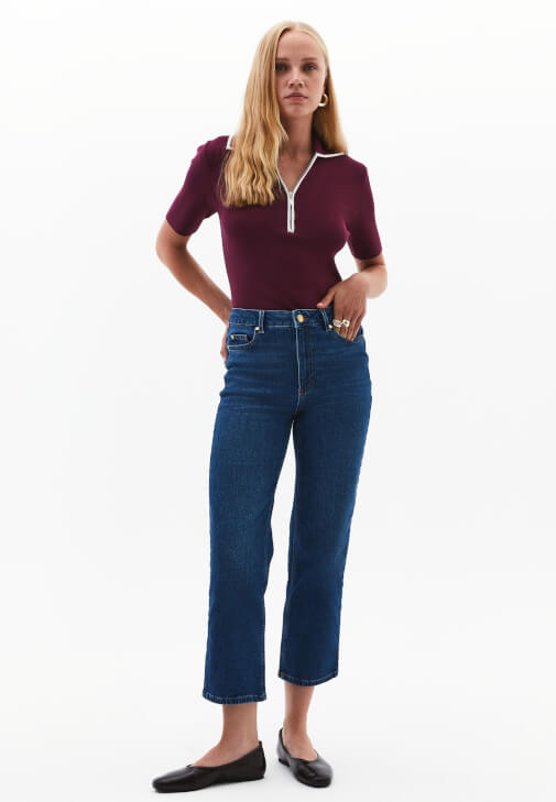 Triko Tişört ve Denim Pantolon Kombini