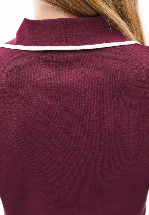 Triko Tişört ve Denim Pantolon Kombini