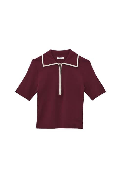 Triko Tişört ve Denim Pantolon Kombini