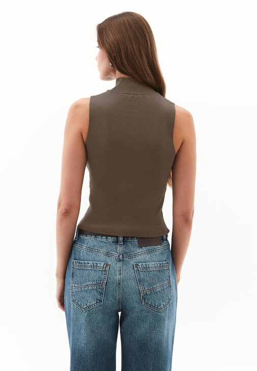 Yüksek Yaka Atlet ve Wide-Leg Pantolon Kombini