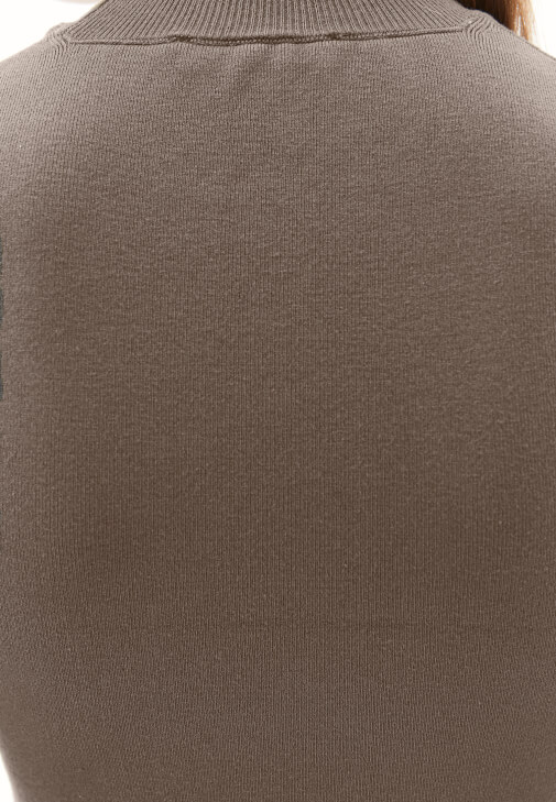 Yüksek Yaka Atlet ve Wide-Leg Pantolon Kombini