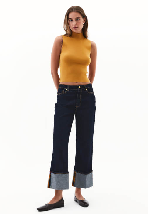 Triko Atlet ve Straight-Fit Pantolon Kombini