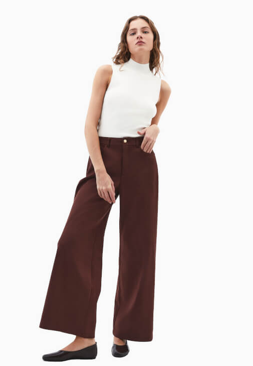 Yüksek Yaka Atlet ve Yüksek Bel Pantolon Kombini