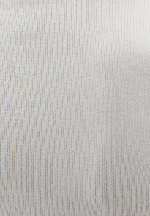 Yüksek Yaka Atlet ve Yüksek Bel Pantolon Kombini