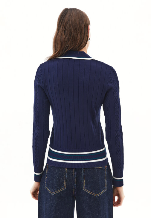 Polo Yaka Kazak ve Barrel-Fit Pantolon Kombini