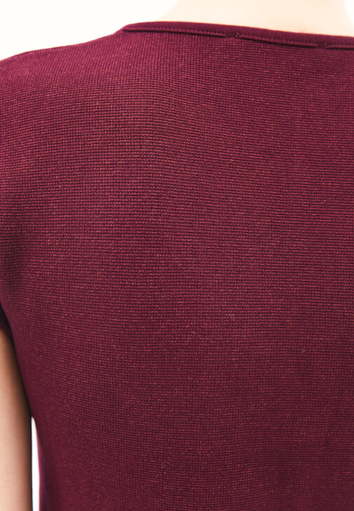 V Yaka Yelek ve Mini Etek Kombini