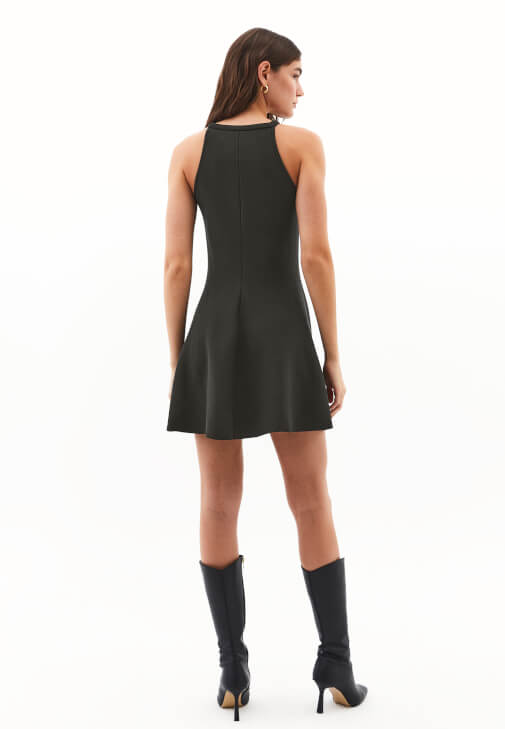 Triko Mini Elbise ve Çizme Kombini