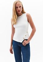 Bayan Krem Düğme Detaylı Atlet