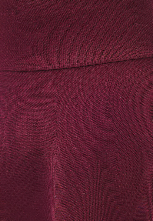 Triko Mini Etek ve Triko Yelek Kombini