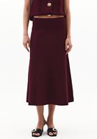 Orta Bel Etek ve Triko Yelek Kombini