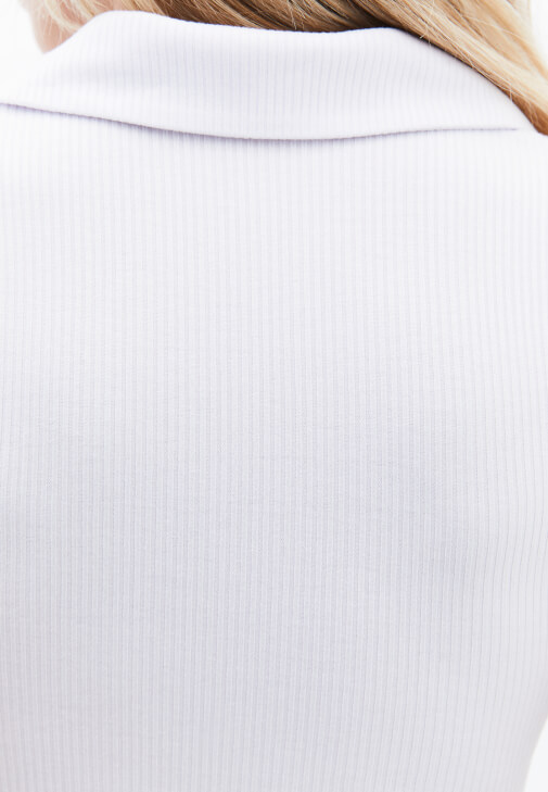 Polo Yaka Atlet ve Taşlı Flare Pantolon Kombini