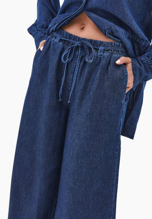 Tencel Pantolon ve Kuşaklı Gömlek Kombini