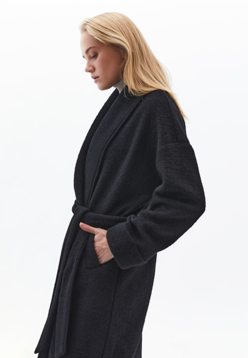 Yün Oversize Kaban ve Wide-Leg Pantolon Kombini