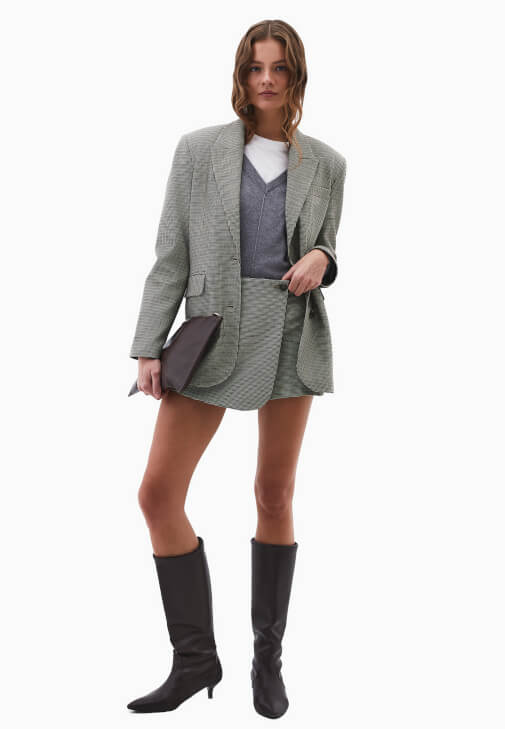 Boyfriend Ceket ve Şort Etek Kombini