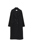 Yünlü Kaban ve Barrel-Fit Pantolon Kombini