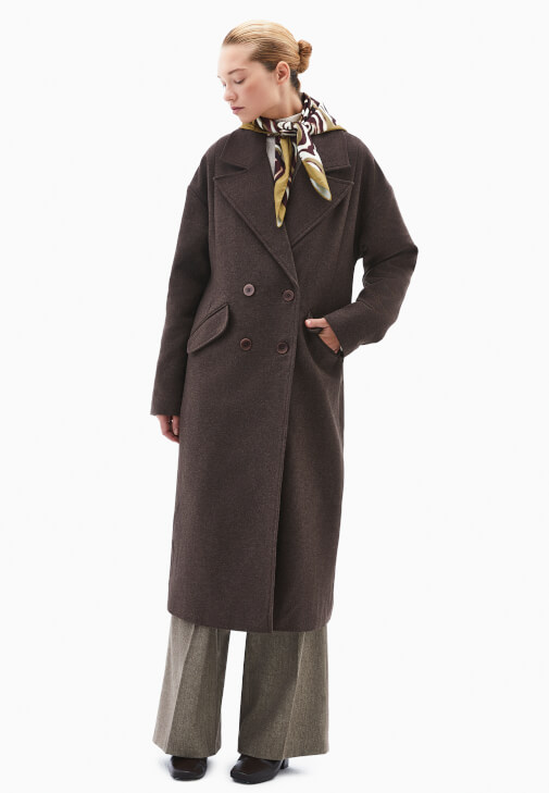 Yünlü Kaban ve Yünlü Pantolon Kombini