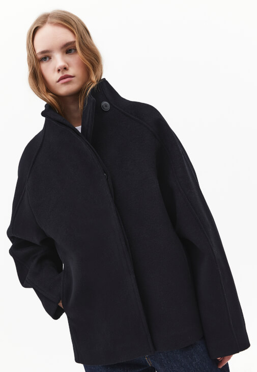 Yün Karışımlı Kaban ve Pantolon Kombini