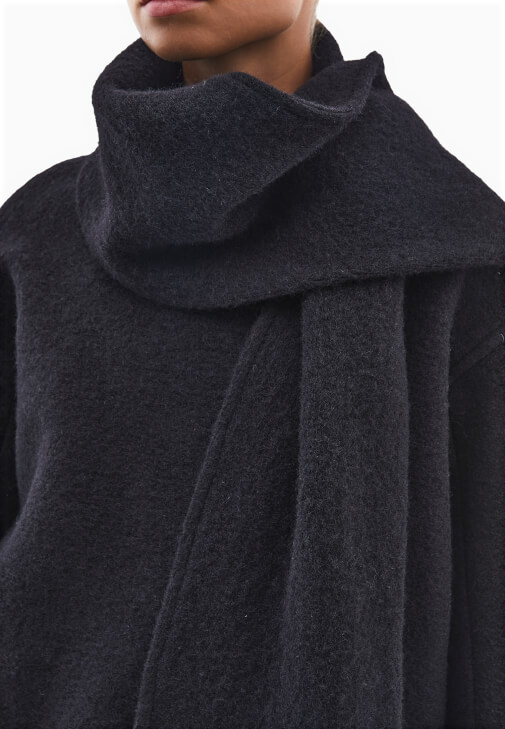 Yünlü Kaban ve Bootcut Pantolon Kombini