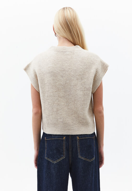 Yün Süveter ve Barrel-Fit Pantolon Kombini