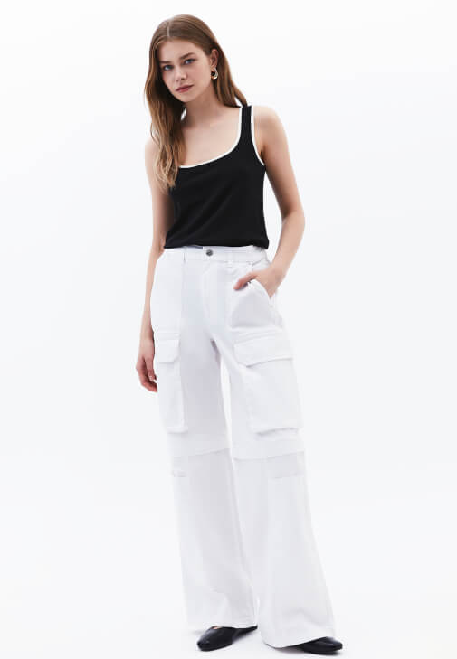 Kare Yaka Atlet ve Kargo Pantolon Kombini