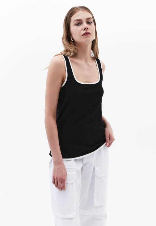 Kare Yaka Atlet ve Kargo Pantolon Kombini