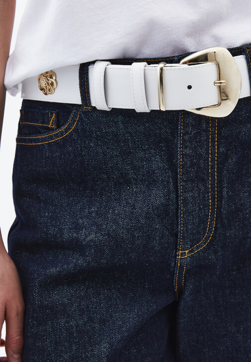 Beyaz Toka Detaylı Kemer