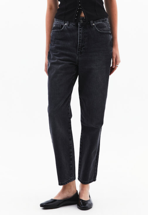 Mom-Fit Pantolon ve U Yaka Atlet Kombini