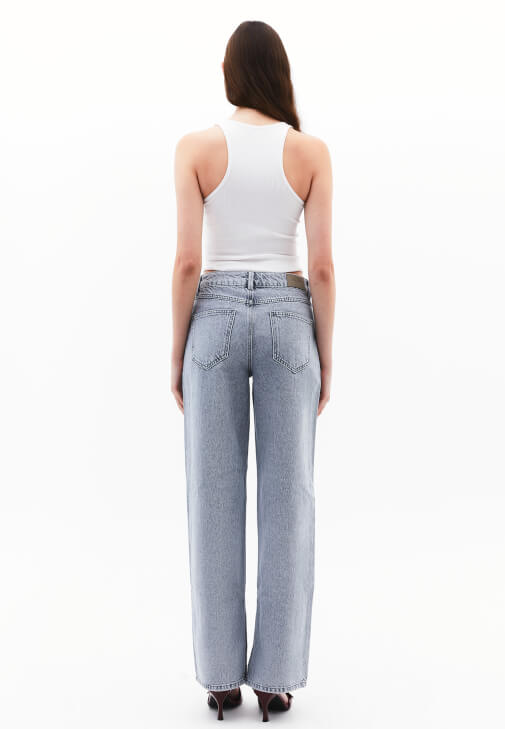 Orta Bel Straight-Fit Pantolon ve Atlet Kombini