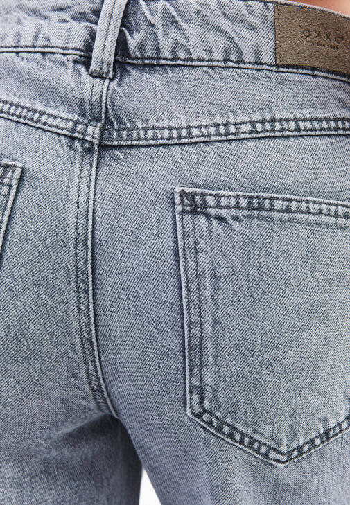 Orta Bel Straight-Fit Pantolon ve Atlet Kombini