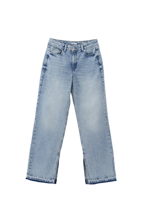 Straight-Fit Denim ve Atlet Kombini