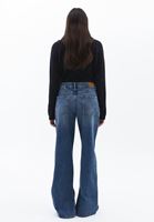Orta Bel Straight-Fit Pantolon ve Hırka Kombini