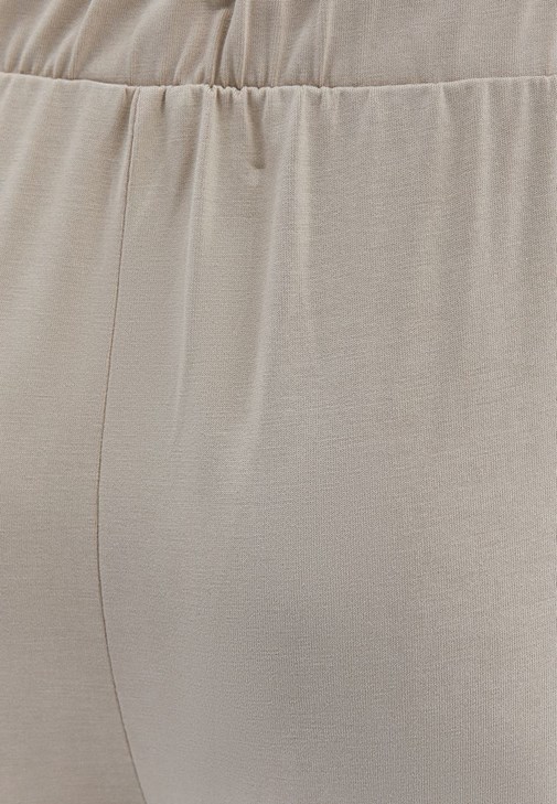 Yüksek Bel Culotte Pantolon ve Tişört Kombini