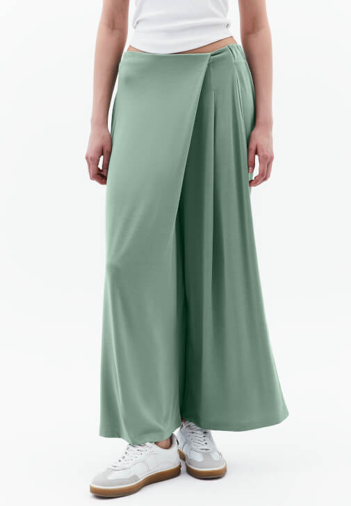 Culotte Pantolon ve Büzgülü Atlet Kombini