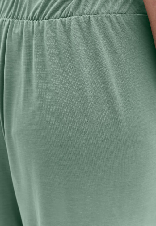 Culotte Pantolon ve Büzgülü Atlet Kombini