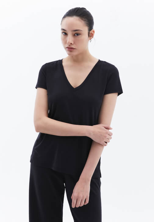 Modal Tişört ve Modal Straight-Fit Pantolon Kombini