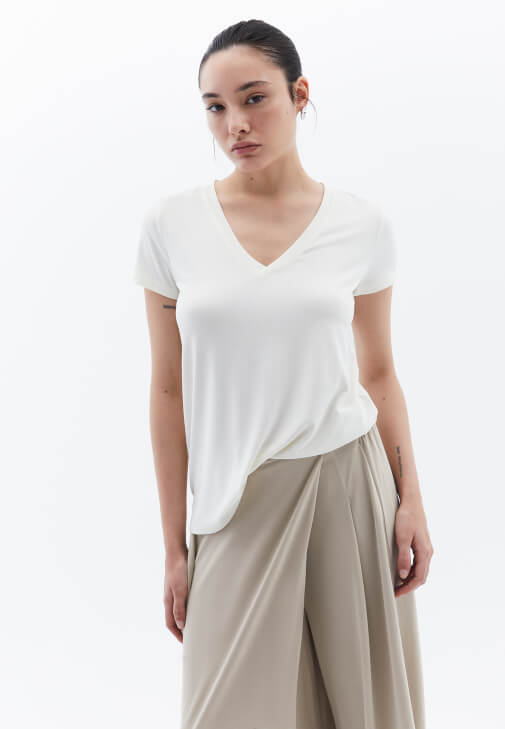 Krem Modal V Yaka Tişört