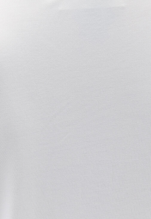 V Yaka Tişört ve Modal Yüksek Bel Pantolon Kombini