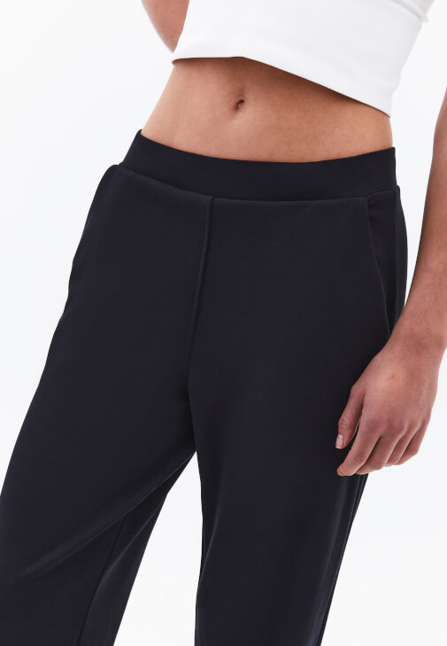 Modal Pantolon ve Crop Atlet Kombini