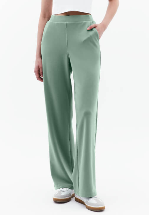 Straight-Fit Pantolon ve Crop Atlet Kombini