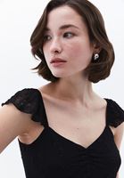 Volanlı Dantel Elbise ve Topuklu Terlik Kombini