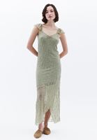 Volanlı Dantel Elbise ve Ayakkabı Kombini