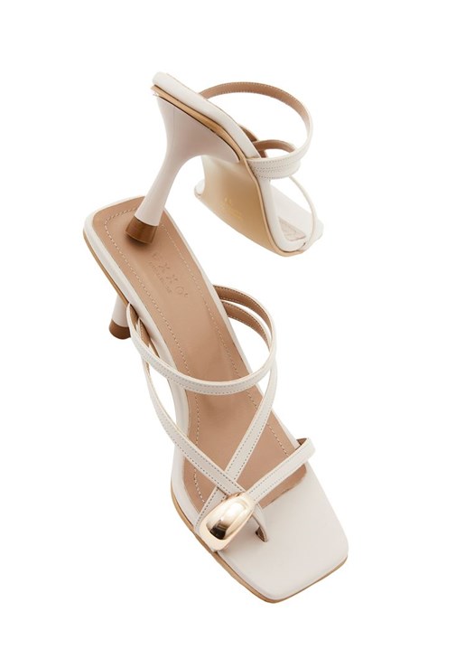 Bej Aksesuar Detaylı Topuklu Terlik