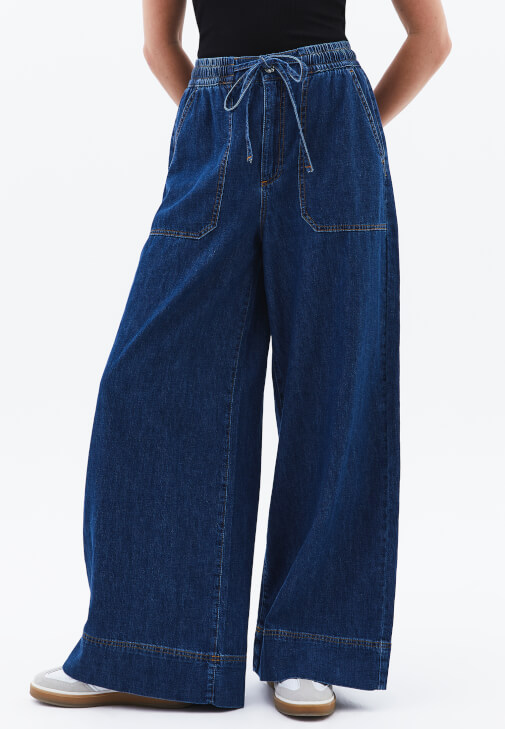 Yüksek Bel Wide-Leg Pantolon ve Askılı Atlet Kombini