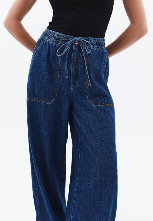 Yüksek Bel Wide-Leg Pantolon ve Askılı Atlet Kombini